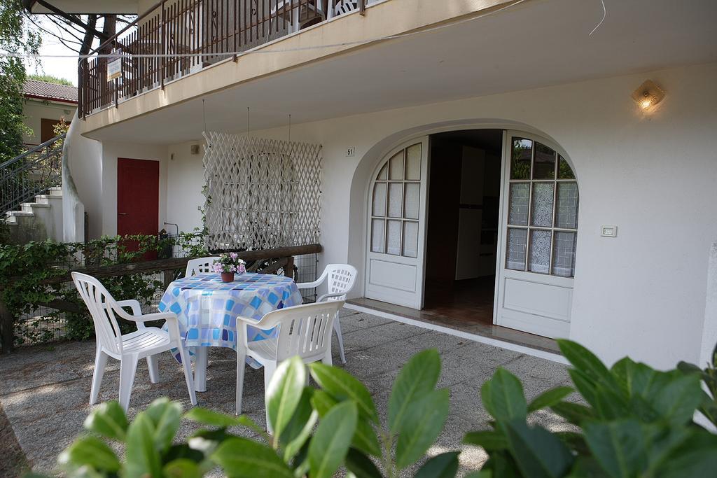 Ba - Villa Stella - 3 Apartments- Lignano Sabbiadoro Exterior foto